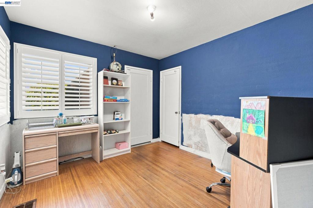 20927 Nunes Ave Property Photo 16