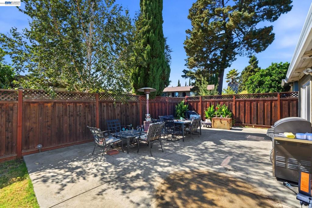 20927 Nunes Ave Property Photo 20