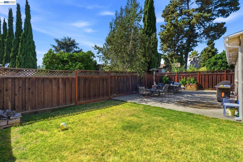 20927 Nunes Ave Property Photo 23