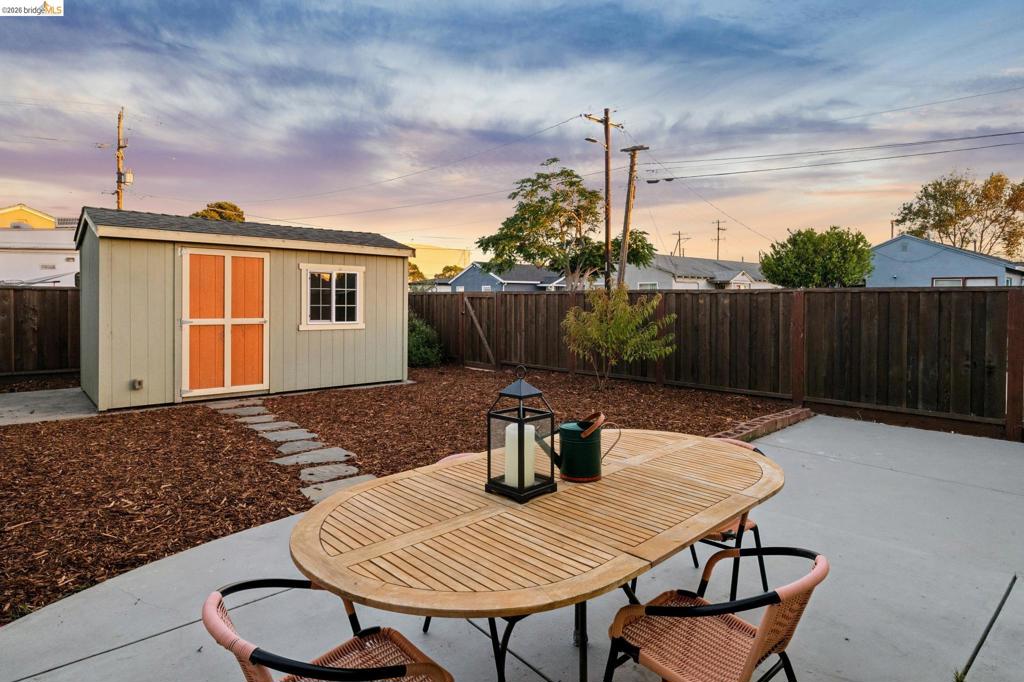 5104 Tehama Ave Property Photo 53