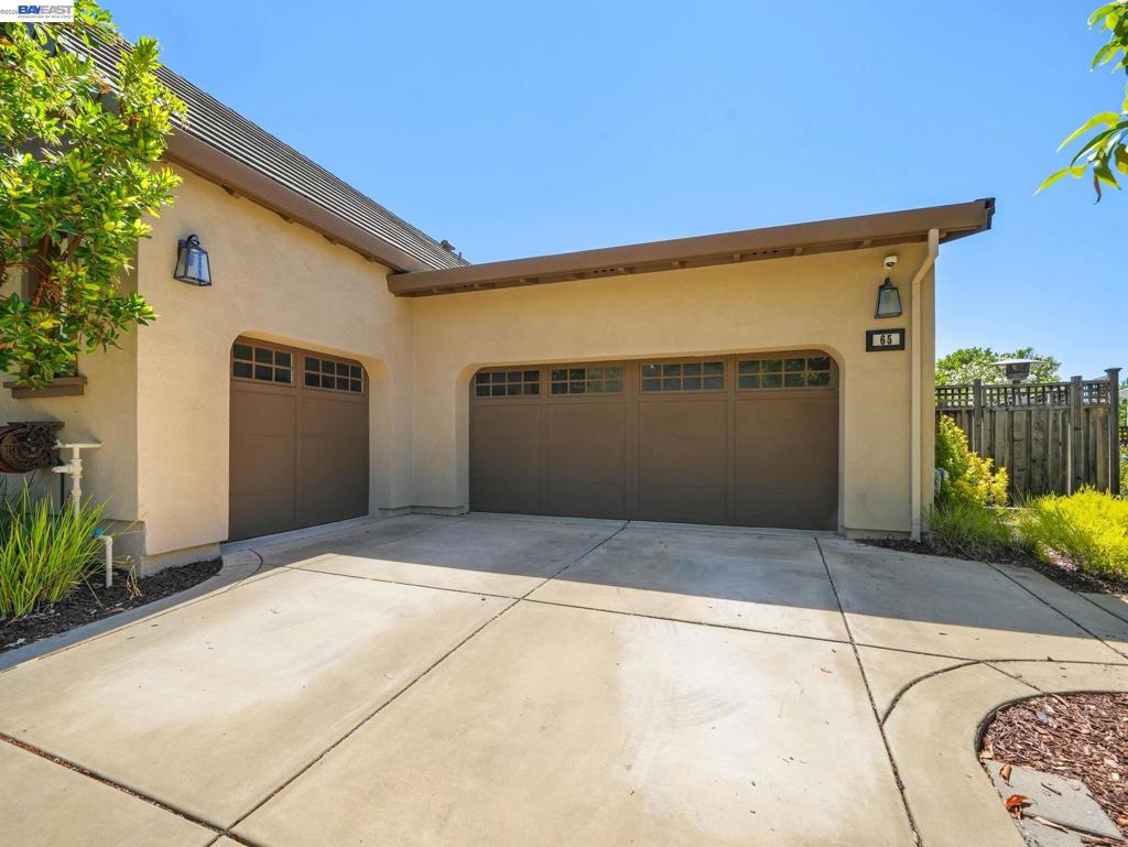65 Stonebrae Rd Property Photo 9