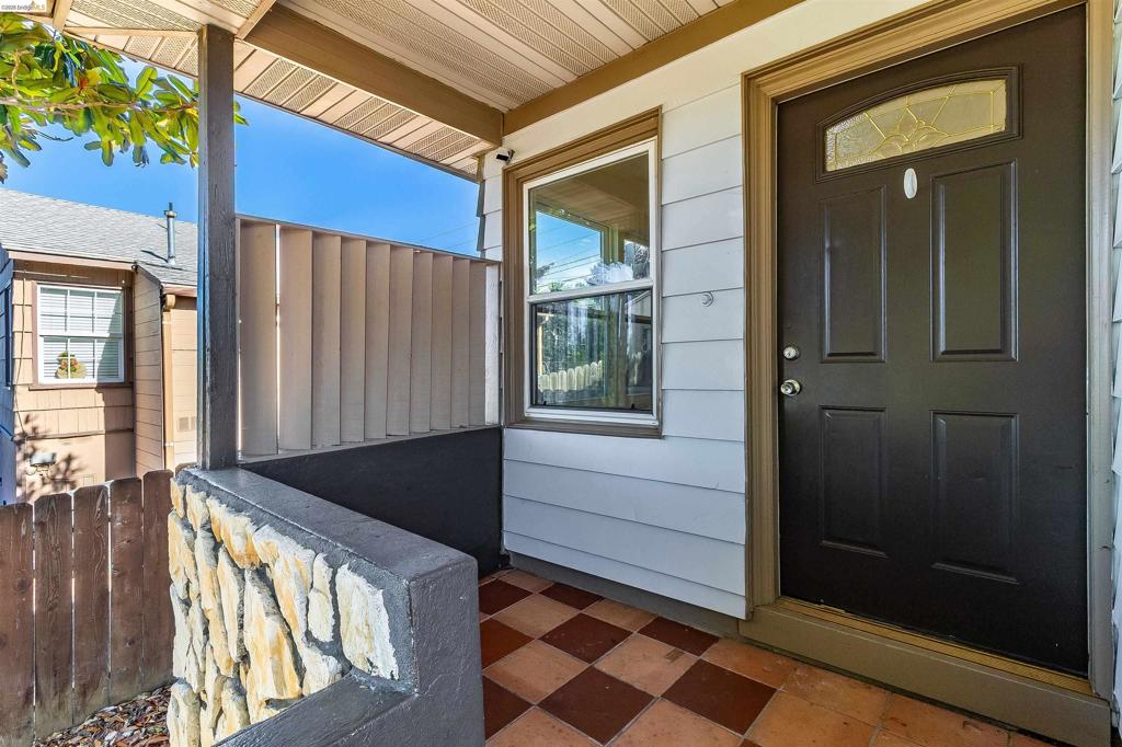 826 Benicia Rd Property Photo 3