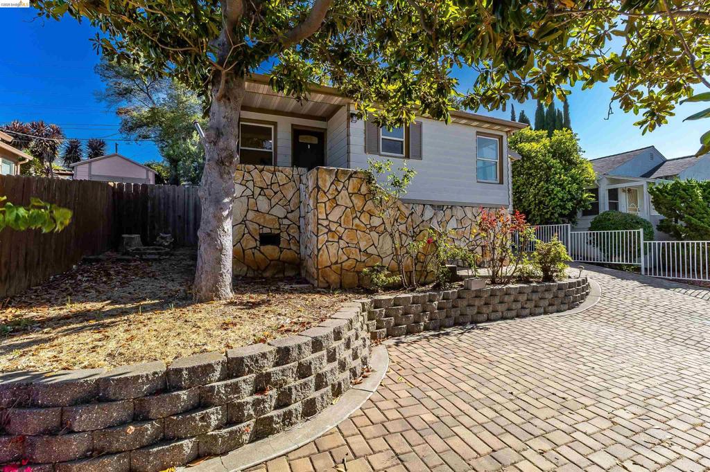826 Benicia Rd Property Photo 4