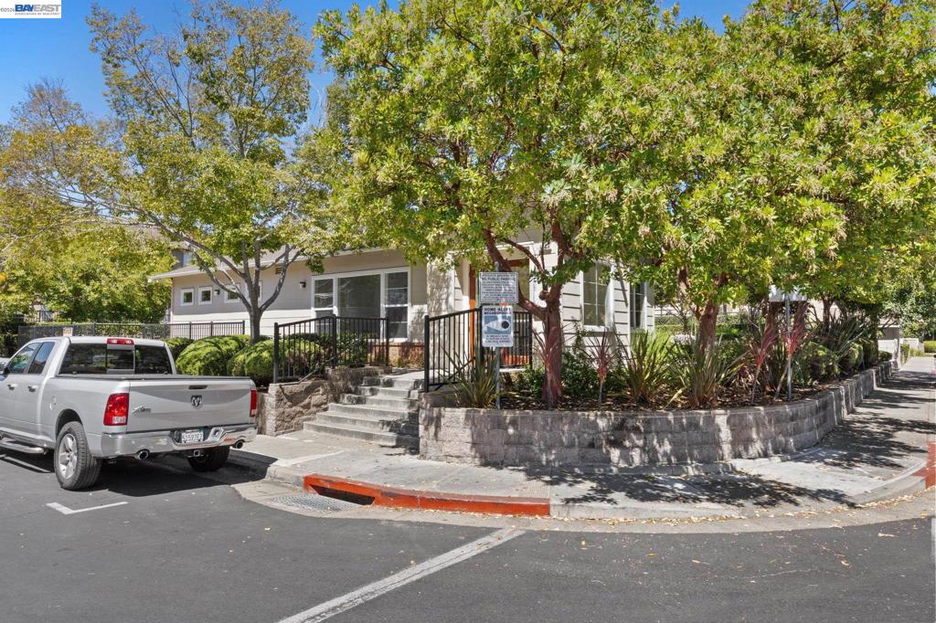 1547 Chandler St Property Photo 29