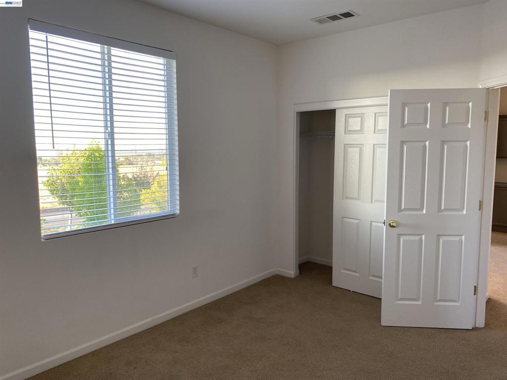 1043 Ashbridge Bay Dr Property Photo 8