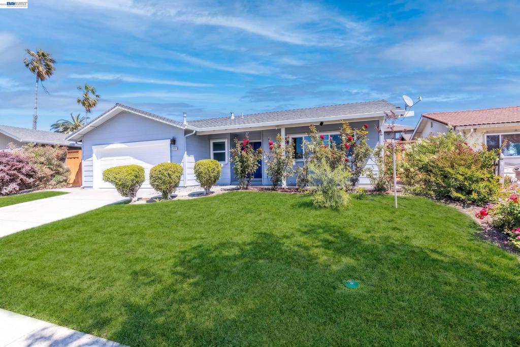 38475 Jacaranda Dr Property Photo 3