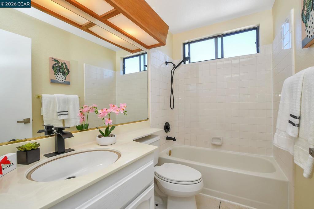 737 Huntington Way Property Photo 15