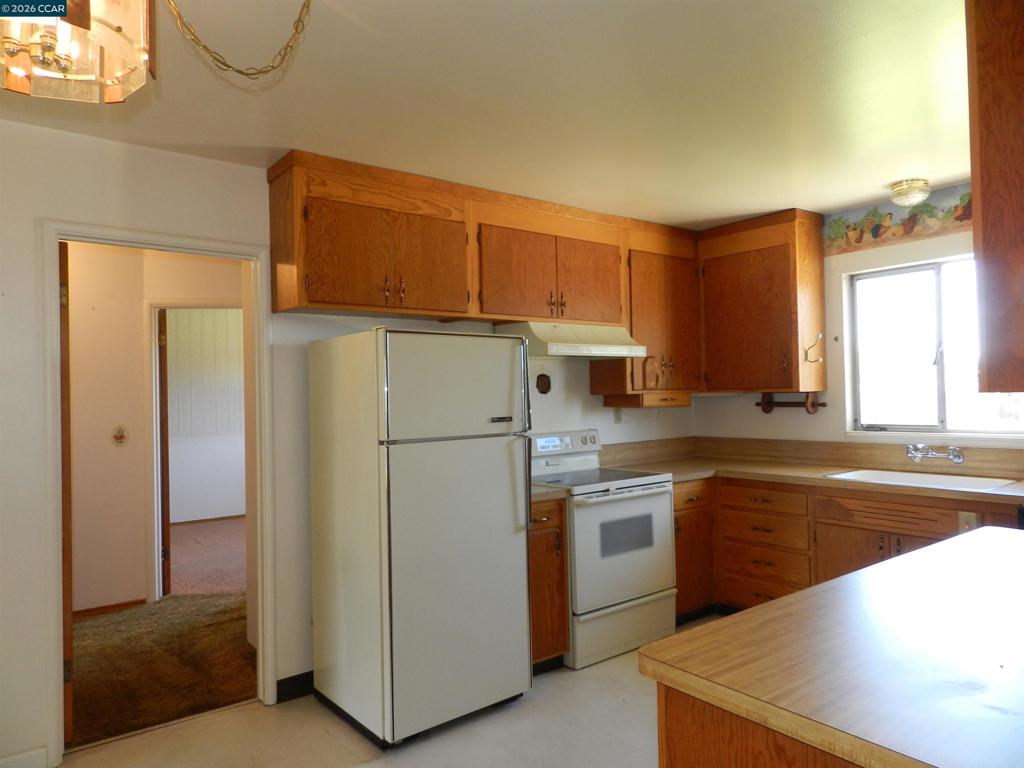 265 Jensen St Property Photo 3