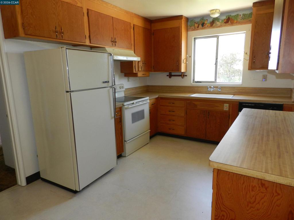 265 Jensen St Property Photo 4