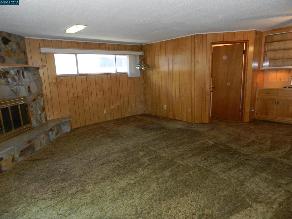 265 Jensen St Property Photo 7