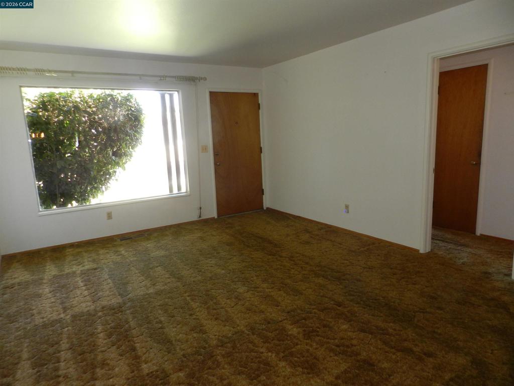 265 Jensen St Property Photo 10