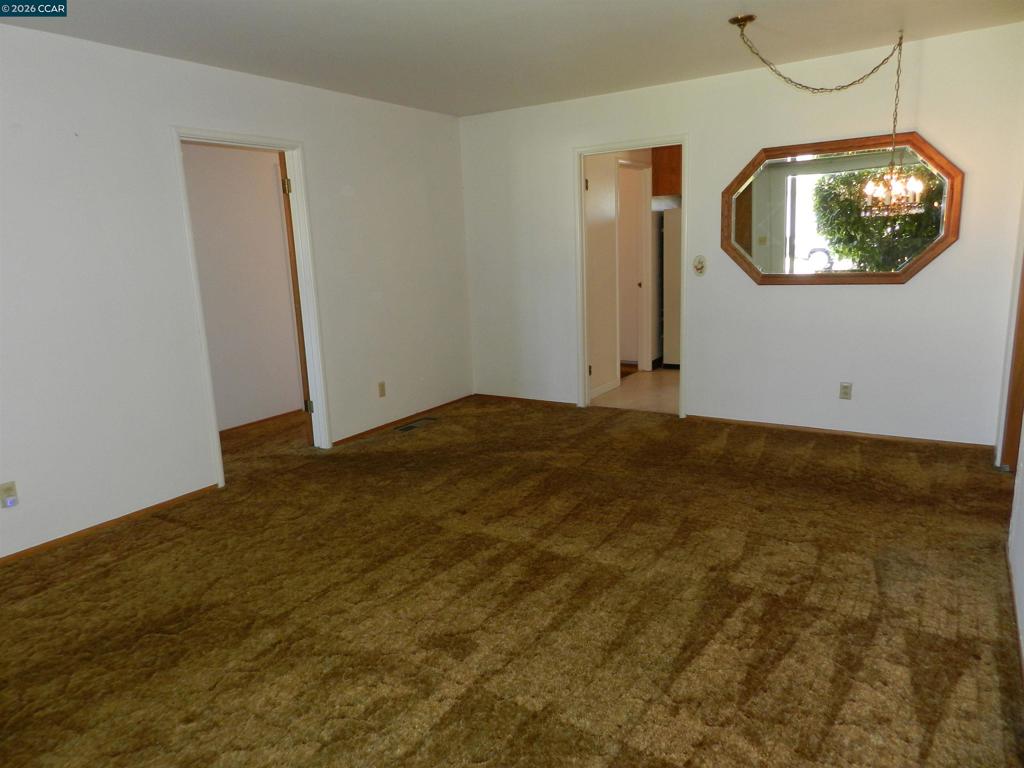 265 Jensen St Property Photo 12