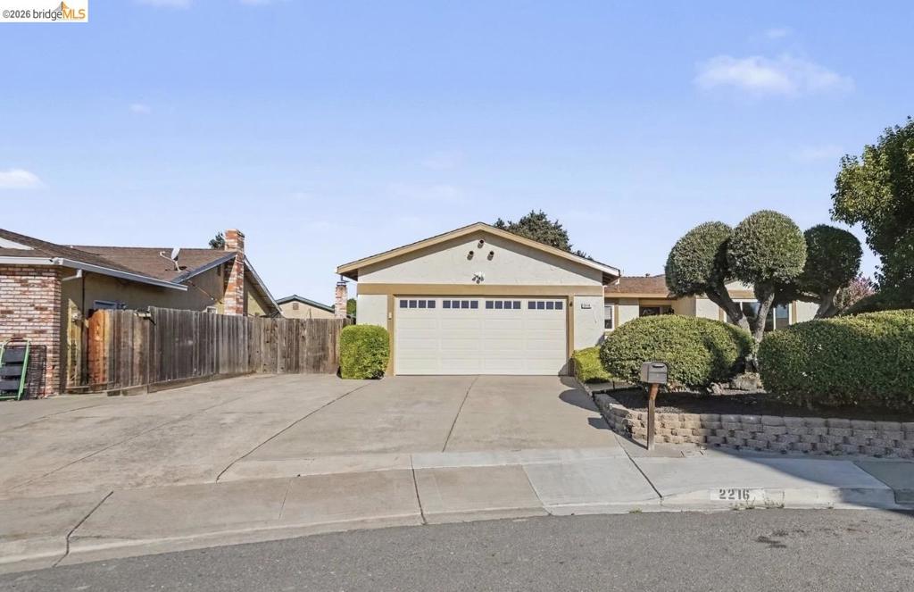 2216 Nido Court Property Photo 2