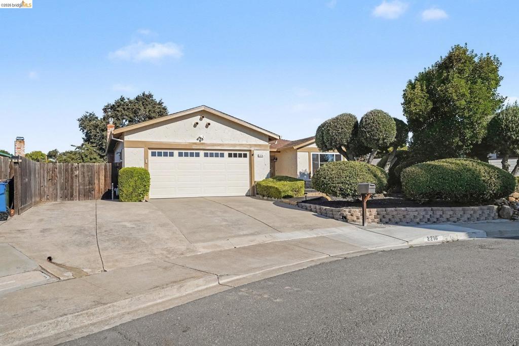 2216 Nido Court Property Photo 4