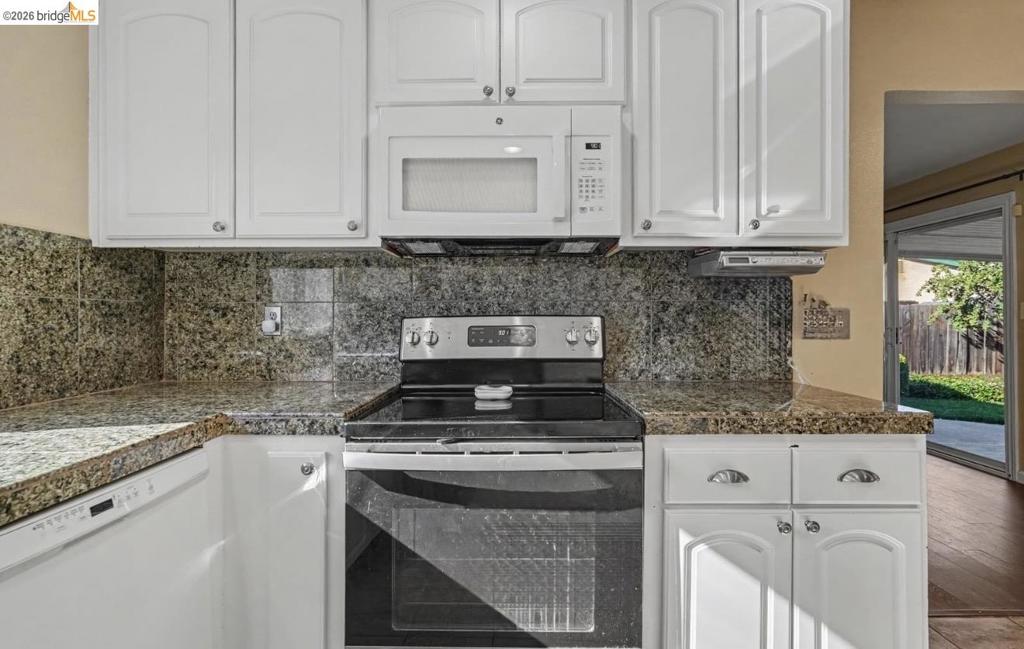 2216 Nido Court Property Photo 10
