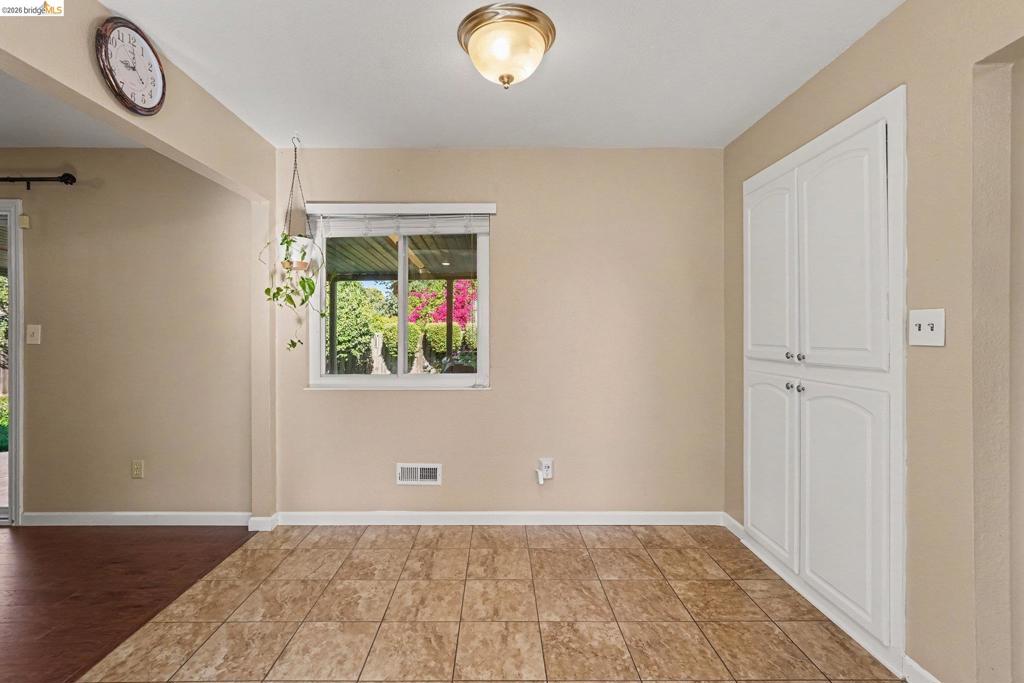 2216 Nido Court Property Photo 12