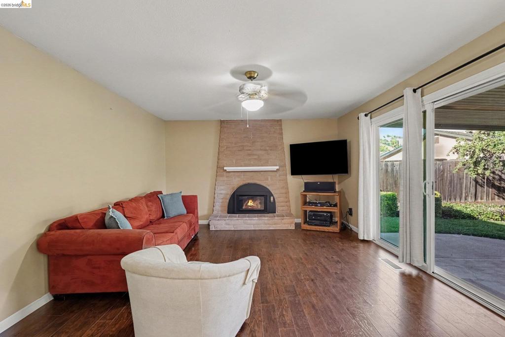 2216 Nido Court Property Photo 14
