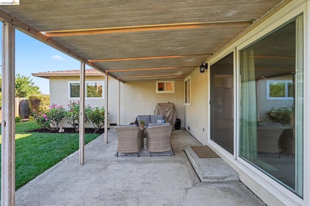 2216 Nido Court Property Photo 27