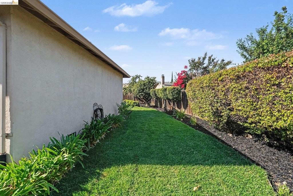 2216 Nido Court Property Photo 28