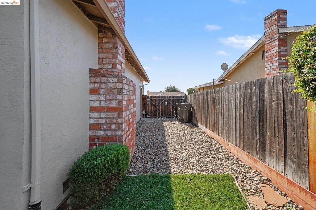 2216 Nido Court Property Photo 34