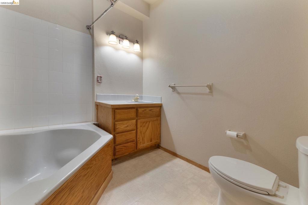 41143479 Property Photo 44