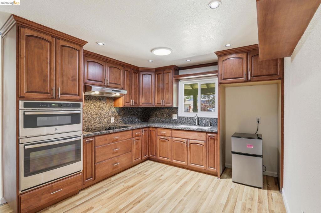 4345 Burney Way Property Photo 7