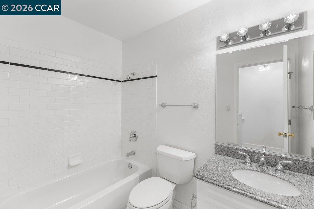401 Old Orchard Ct Property Photo 40