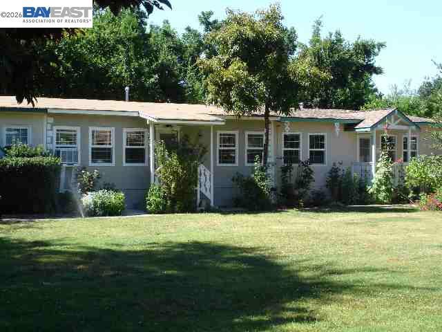 663 Rose Ave Property Photo 1