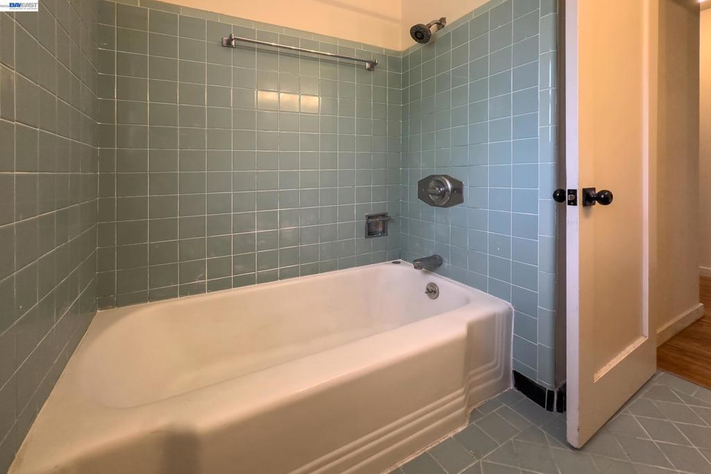 350 Strand Ave Property Photo 12