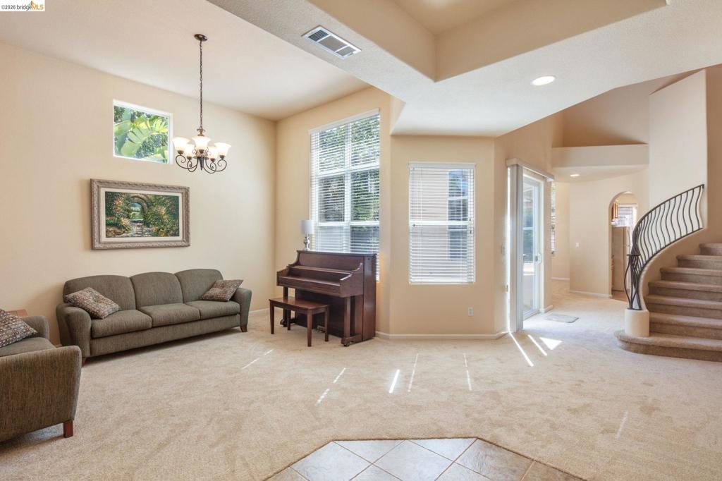 1914 Mount Stakes Property Photo 5