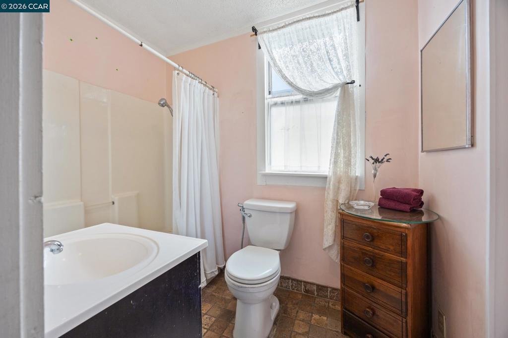 2637 Chestnut St Property Photo 17