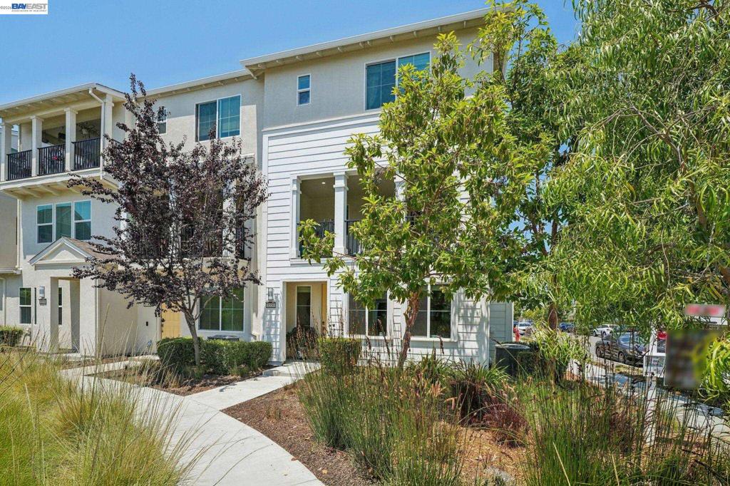 8550 Boardwalk Way Property Photo 2