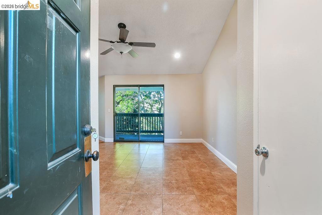 2819 Winding Ln Property Photo 6