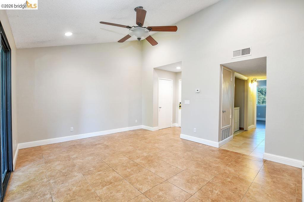 2819 Winding Ln Property Photo 7