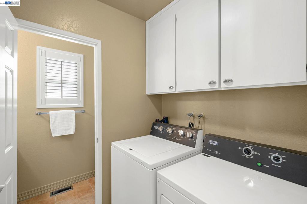 3230 Curtis Cir Property Photo 15