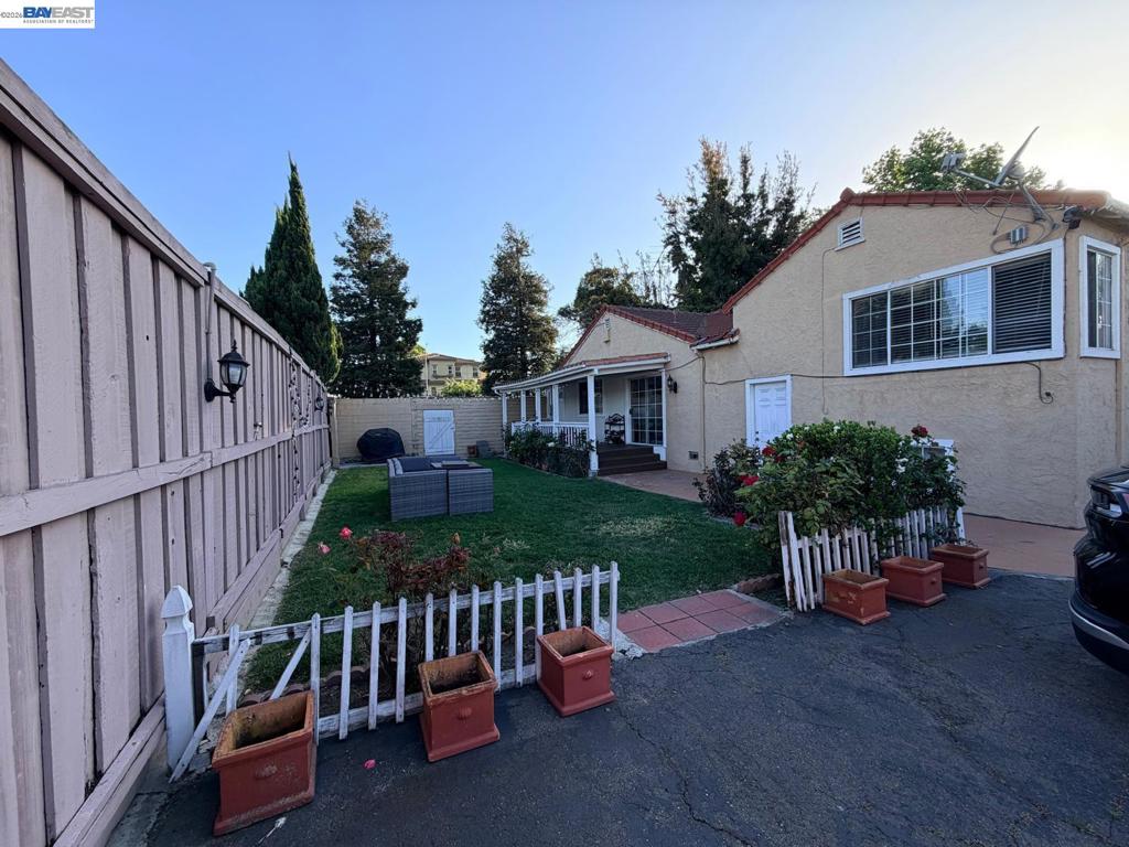 34618 Fremont Blvd Property Photo 2