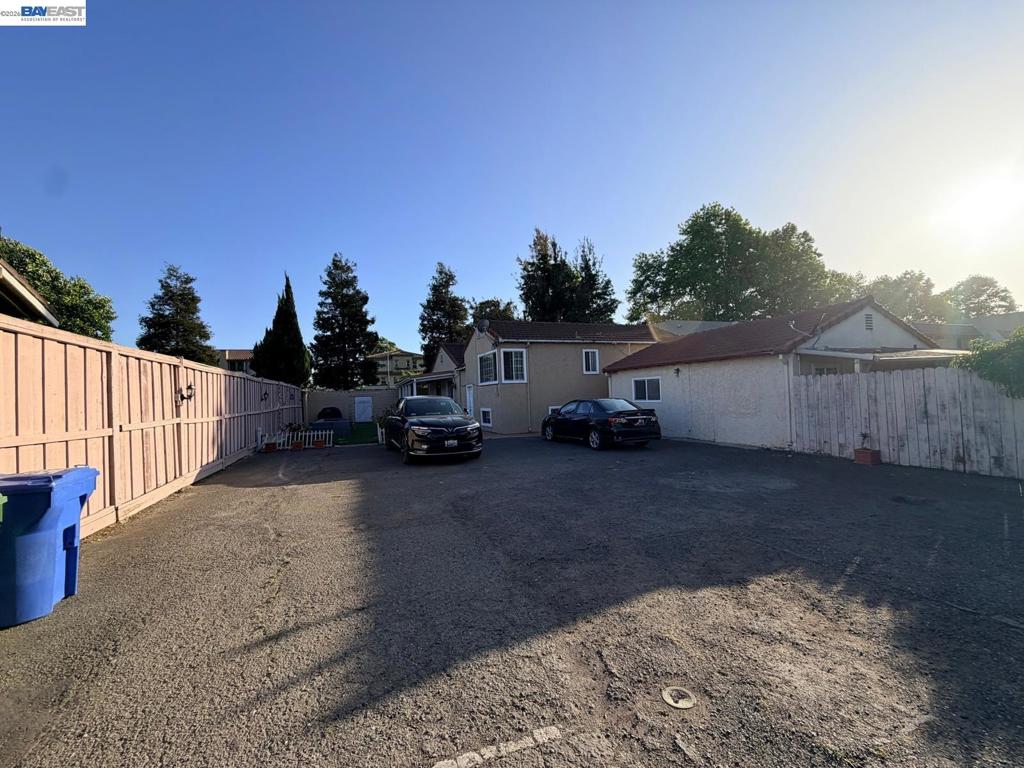 34618 Fremont Blvd Property Photo 3