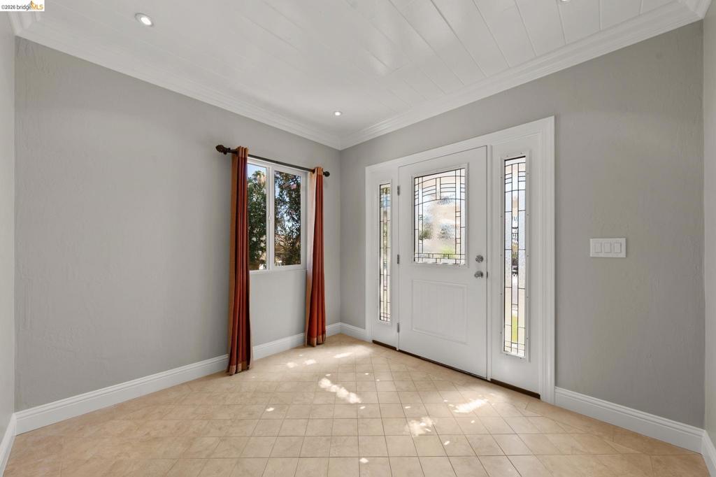 1056 Discovery Bay Blvd Property Photo 3