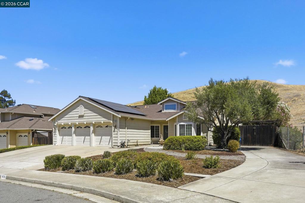 3029 Larkspur Dr Property Photo 3