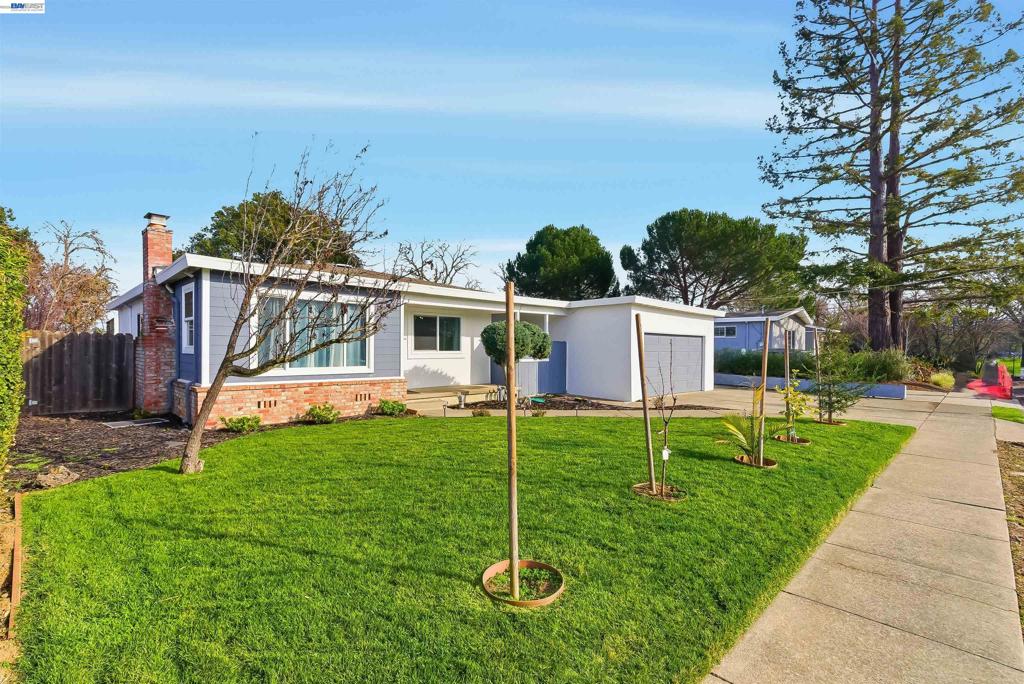 1382 Donna St Property Photo 3