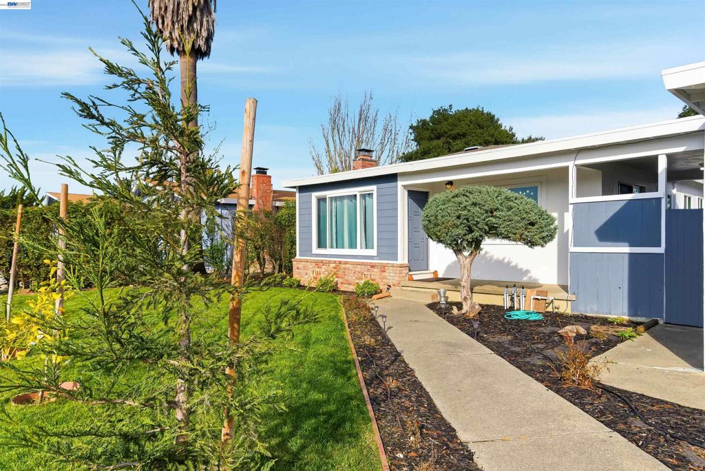 1382 Donna St Property Photo 5
