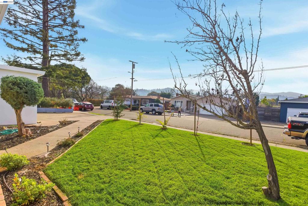 1382 Donna St Property Photo 6