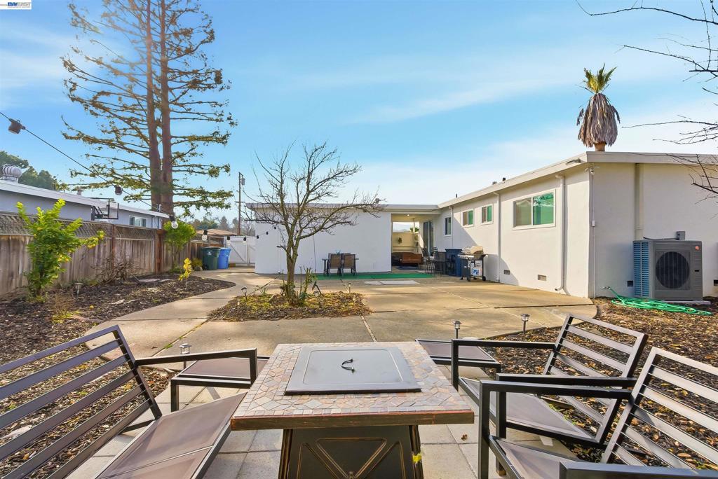 1382 Donna St Property Photo 17