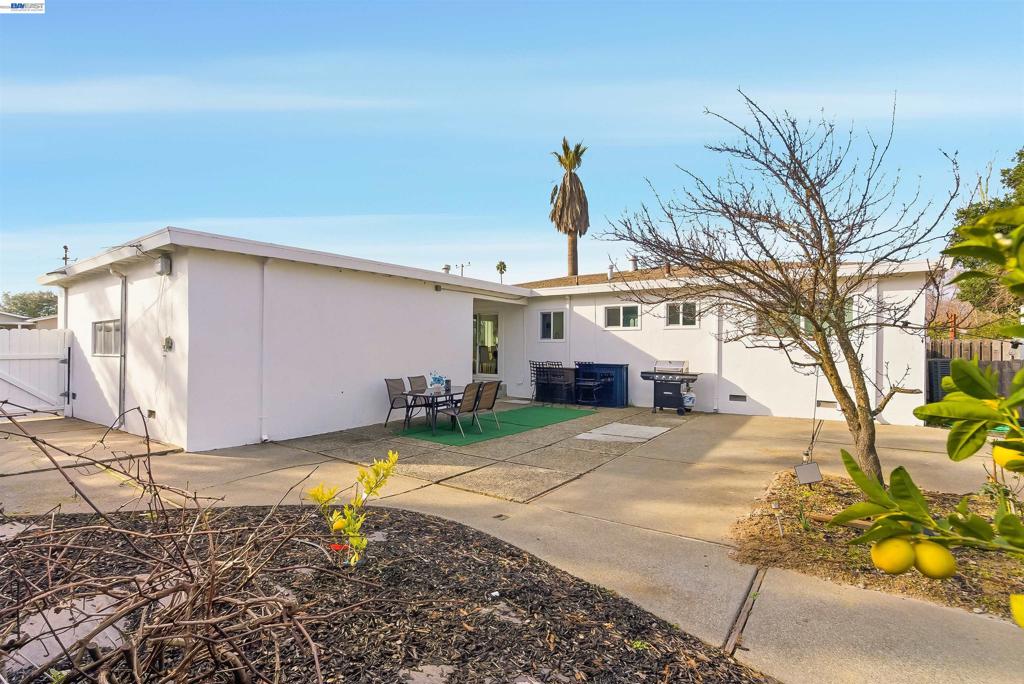1382 Donna St Property Photo 18