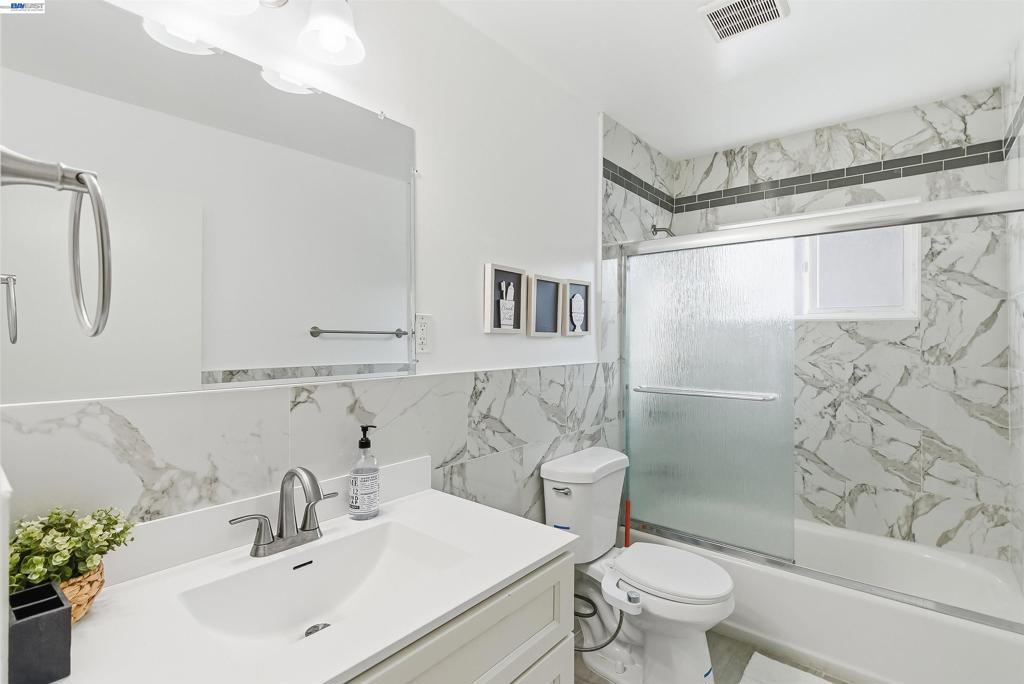 1382 Donna St Property Photo 45