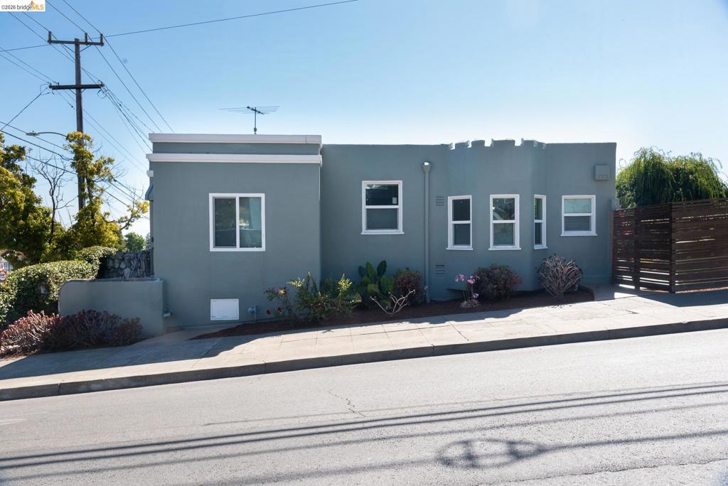 2549 Monticello Av Property Photo 3