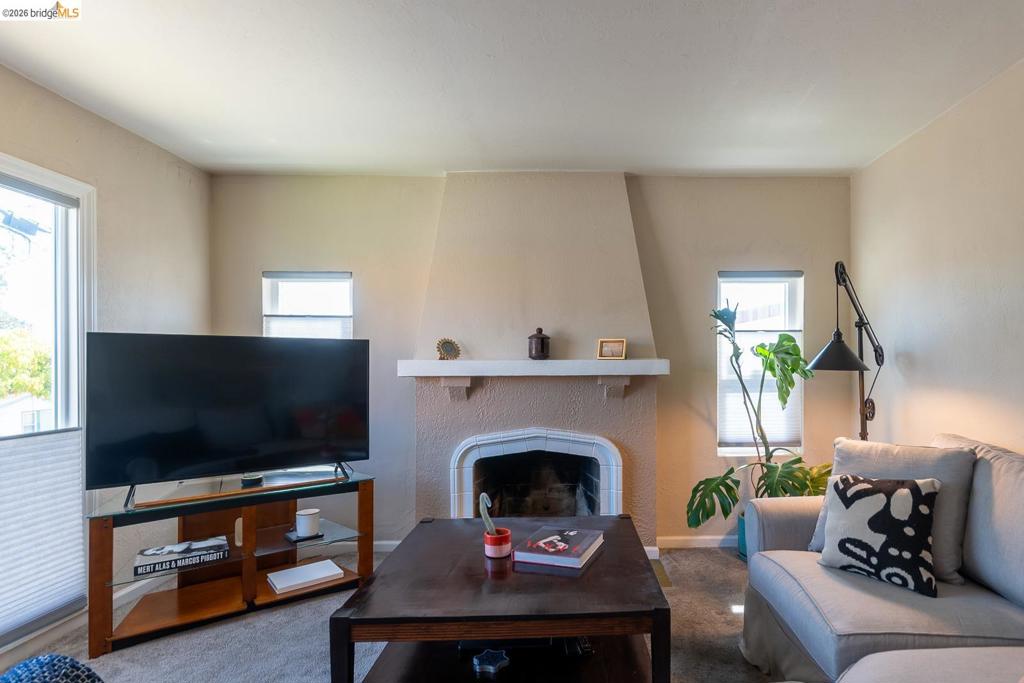 2549 Monticello Av Property Photo 4
