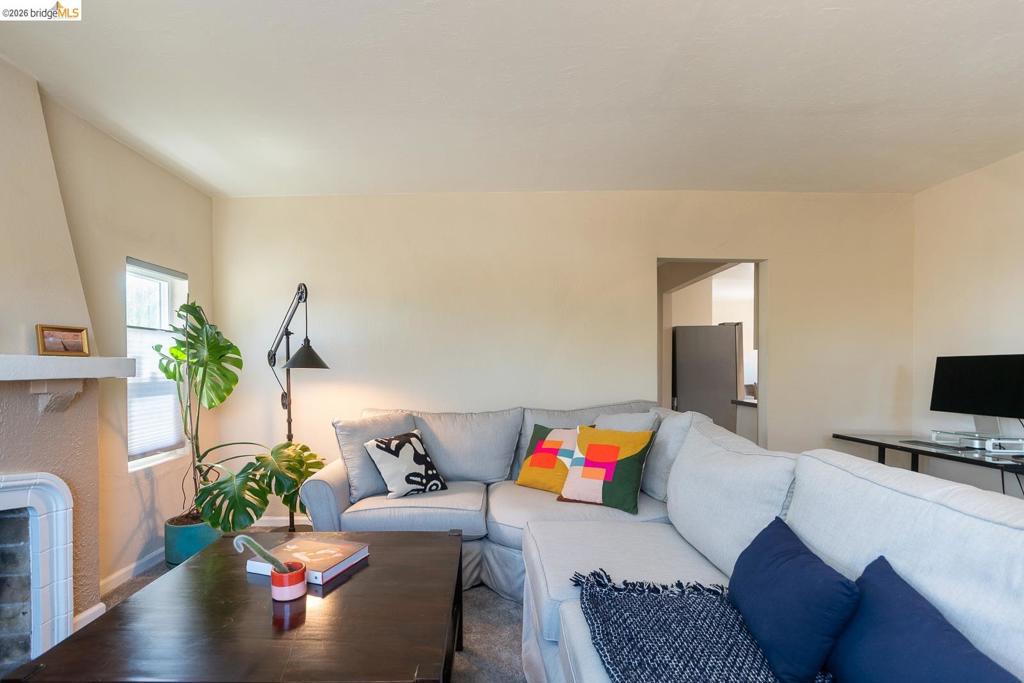 2549 Monticello Av Property Photo 6