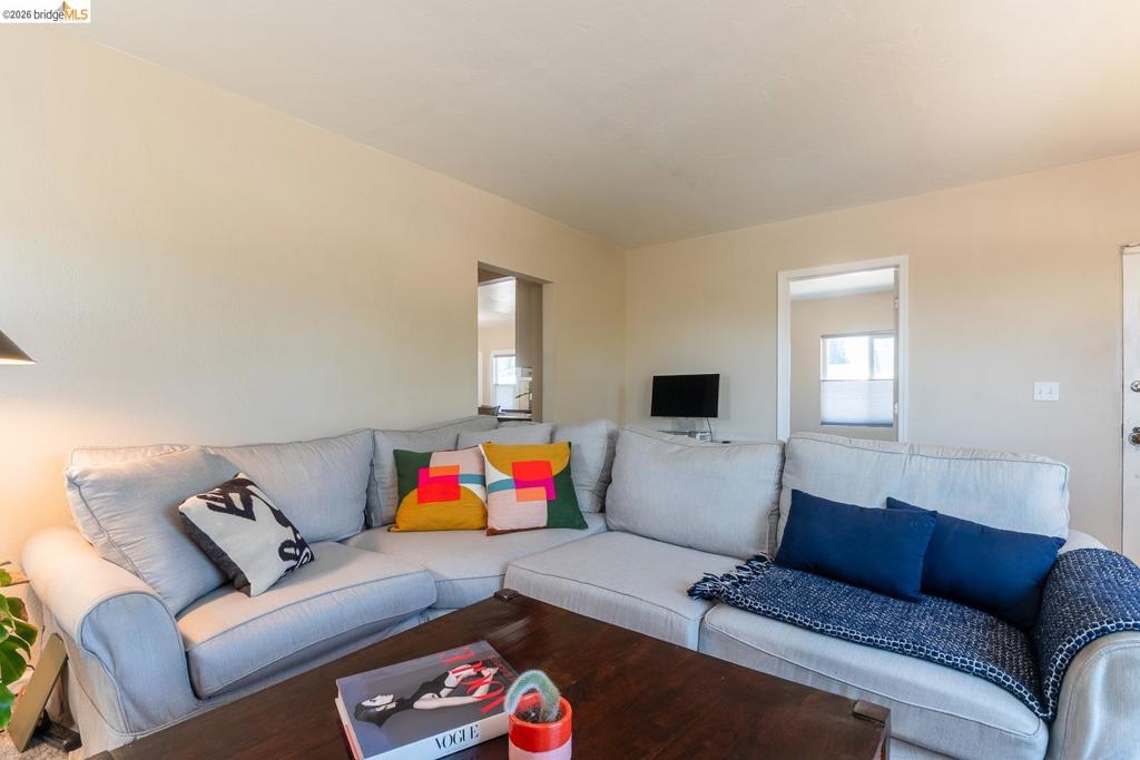 2549 Monticello Av Property Photo 7