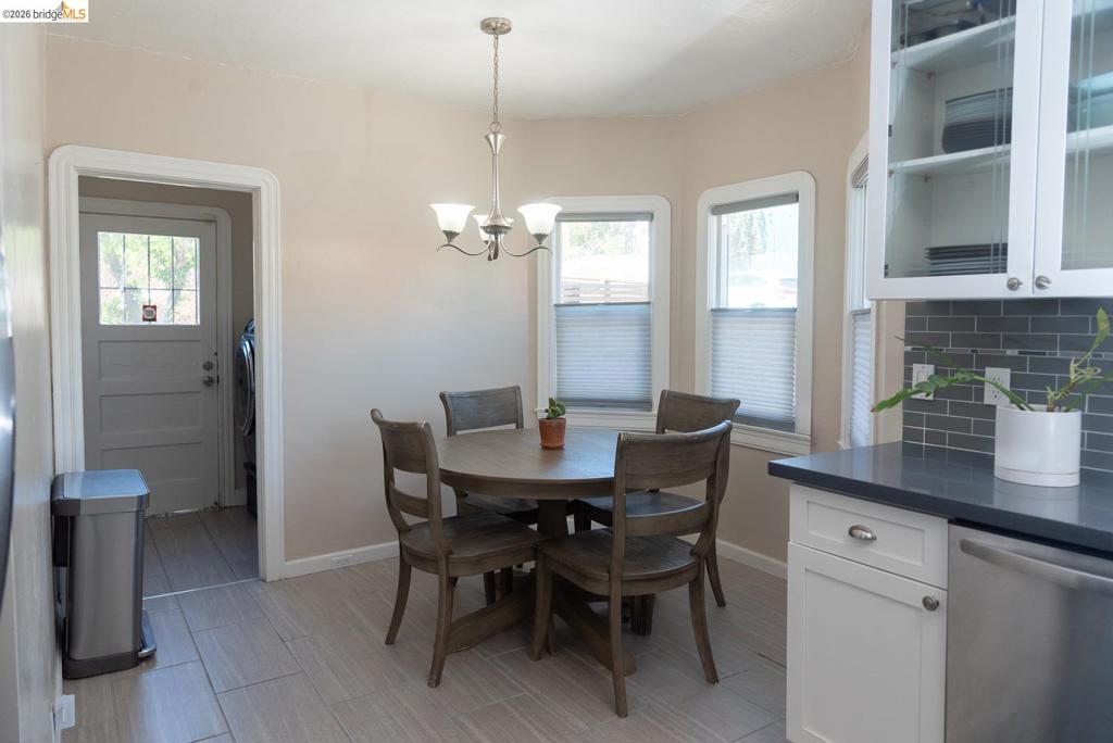 2549 Monticello Av Property Photo 9